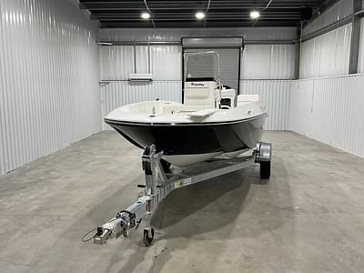 BOATZON | Bayliner T18 2024