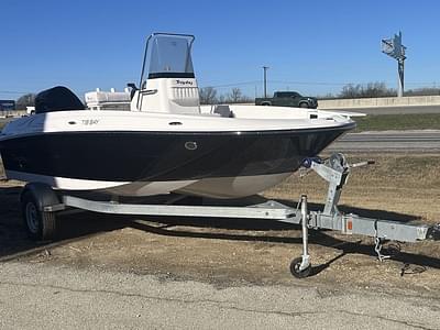 BOATZON | Bayliner T18 2025