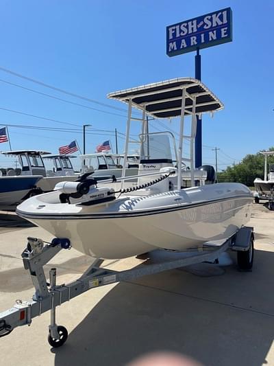 BOATZON | Bayliner T18 2025