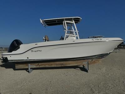 BOATZON | Bayliner T22CC 2021