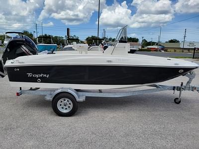 BOATZON | Bayliner TROPHY T18 BAY 2025