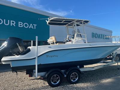 BOATZON | Bayliner Trophy T22CC 2022