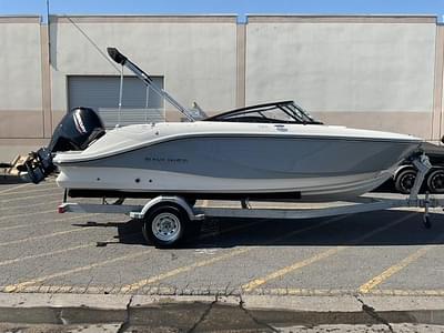 BOATZON | Bayliner V20 2025