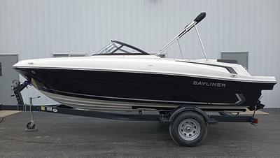 BOATZON | Bayliner VR4 Bowrider 2025