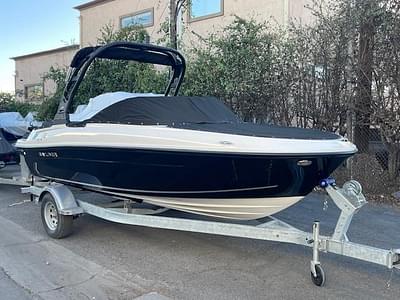 BOATZON | Bayliner VR4 Bowrider IO 2025