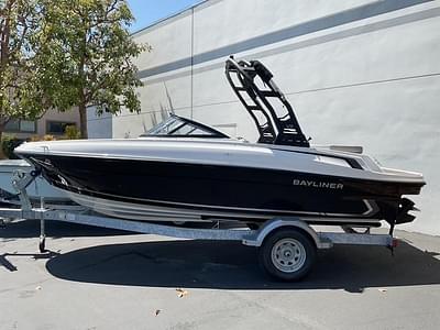 BOATZON | 2025 Bayliner VR4 Bowrider I/O BOATZON | 2025 Bayliner VR4 Bowrider I/O