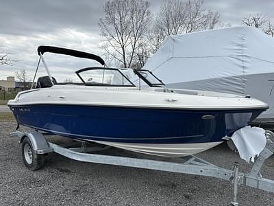 BOATZON | Bayliner VR4 Bowrider Outboard 2025 BOATZON | Bayliner VR4 Bowrider Outboard 2025
