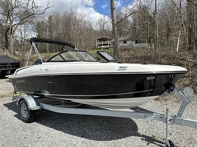 BOATZON | Bayliner VR4 Bowrider Outboard 2025 BOATZON | Bayliner VR4 Bowrider Outboard 2025