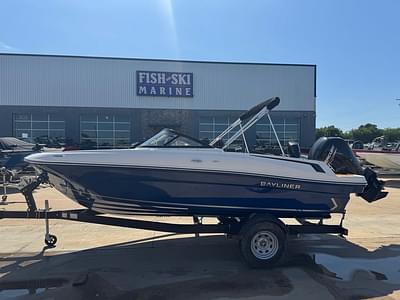 BOATZON | Bayliner VR4 Bowrider  Outboard 2025