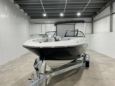 BOATZON | Bayliner VR5 Bowrider 2024