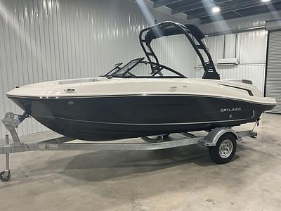 BOATZON | Bayliner VR5 Bowrider 2024 BOATZON | Bayliner VR5 Bowrider 2024