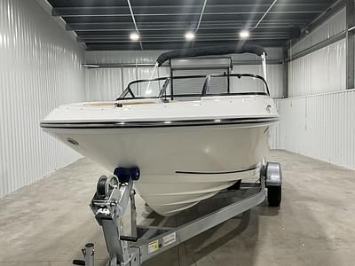 BOATZON | Bayliner VR5 Bowrider 2024 BOATZON | Bayliner VR5 Bowrider 2024