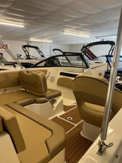 BOATZON | Bayliner VR5 Bowrider 2024 BOATZON | Bayliner VR5 Bowrider 2024