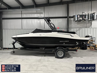 BOATZON | Bayliner VR5 Bowrider 2024