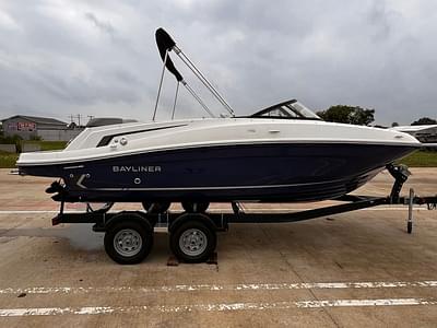 BOATZON | Bayliner VR5 Bowrider 2024