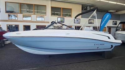 BOATZON | Bayliner VR5 Bowrider 2025