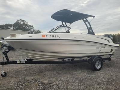 BOATZON | Bayliner VR5 Bowrider OB 2024 BOATZON | Bayliner VR5 Bowrider OB 2024