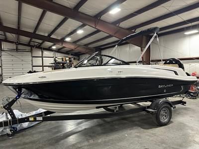 BOATZON | Bayliner VR5 Bowrider  Outboard 2024