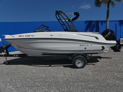 BOATZON | Bayliner VR5 Bowrider  Outboard 2024