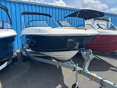 BOATZON | Bayliner VR6 2024