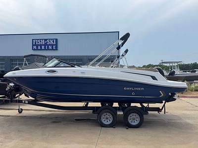 BOATZON | Bayliner VR6 Bowrider 2025 BOATZON | Bayliner VR6 Bowrider 2025