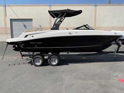 BOATZON | Bayliner VR6 Bowrider IO 2025 BOATZON | Bayliner VR6 Bowrider IO 2025