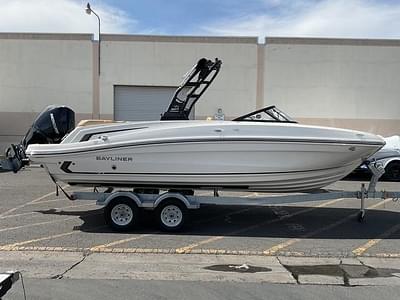 BOATZON | Bayliner VR6 Bowrider OB 2025
