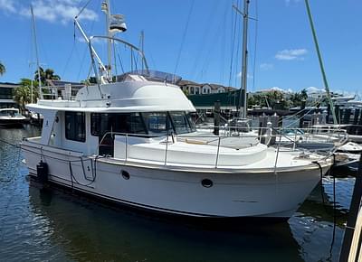 BOATZON | Beneteau Swift Trawler 34 2017