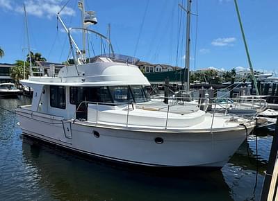 BOATZON | Beneteau Swift Trawler 34 2017