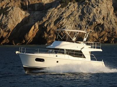 BOATZON | Beneteau Swift Trawler 35 2019