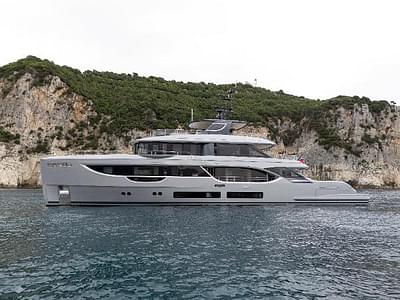 BOATZON | Benetti Oasis 34M 2025