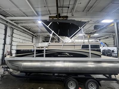 BOATZON | Bennington 20 SL 50HP SEA LEGS BUNK TRAILER 2012