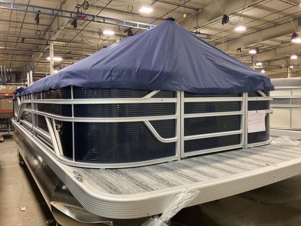 2025 Bennington 22 SSBSE priced with a 50hp - Sold Boat