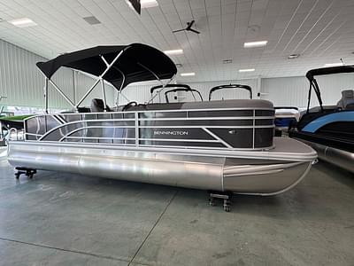 BOATZON | BENNINGTON 22 SSeries Swing Back 2025