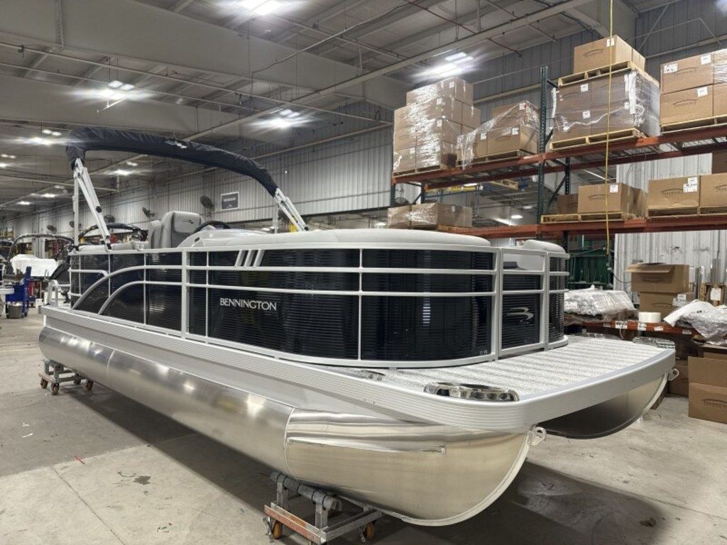 2025 Bennington 22 SXSR priced with a 50hp - Sold Boat