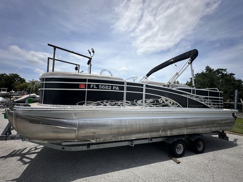 2010 Bennington 2250 - Sold Boat