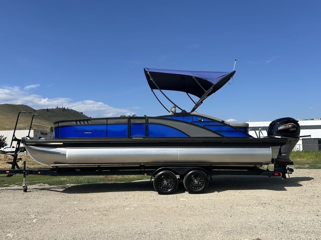 2025 Bennington 23 L BOWRIDER SWINGBACK - Sold Boat