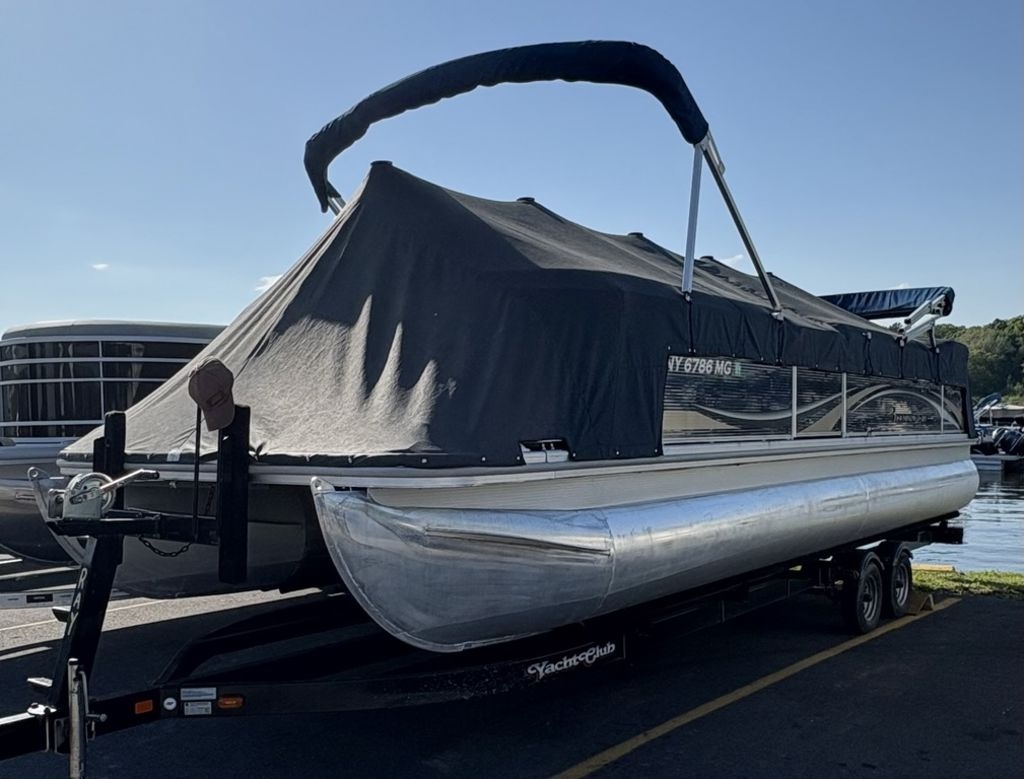 2010 Bennington 25ft - Sold Boat