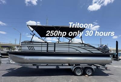 BOATZON | Bennington LX 24 Stern Lounge 2021 BOATZON | Bennington LX 24 Stern Lounge 2021