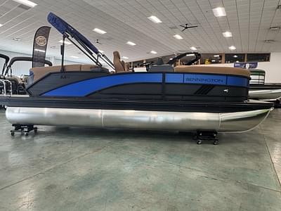 BOATZON | Bennington M Quad Bench 22 MFB 2025 BOATZON | Bennington M Quad Bench 22 MFB 2025