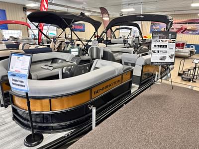 BOATZON | Bennington M Series 22 MFast Back Quad Bench 2025