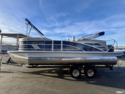 BOATZON | Bennington M22 2025