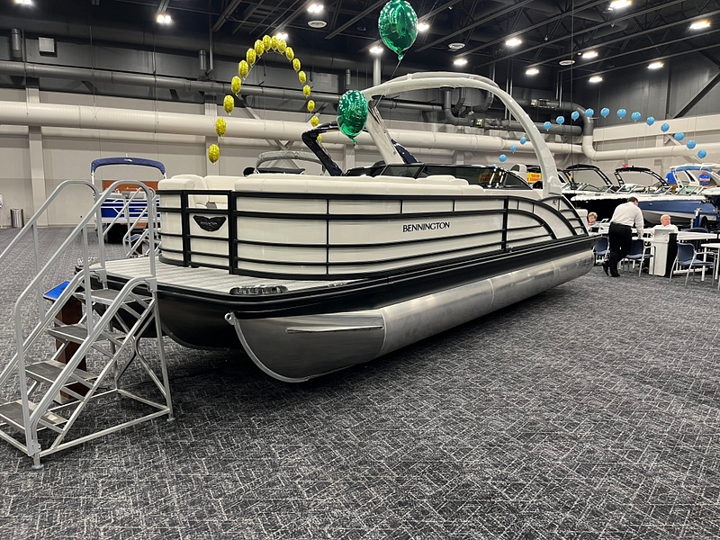 New 2025 Bennington R Line for sale in fairfield, Ohio - Boatzon.com