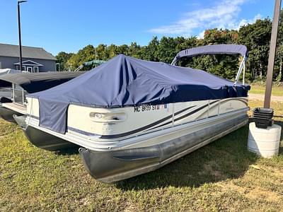 BOATZON | 2005 Bennington R Series 2250