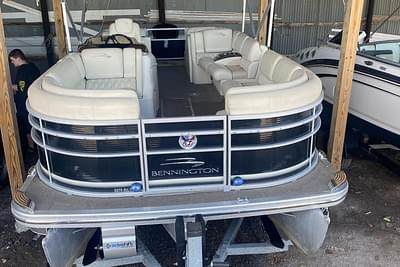 BOATZON | 2012 Bennington R22