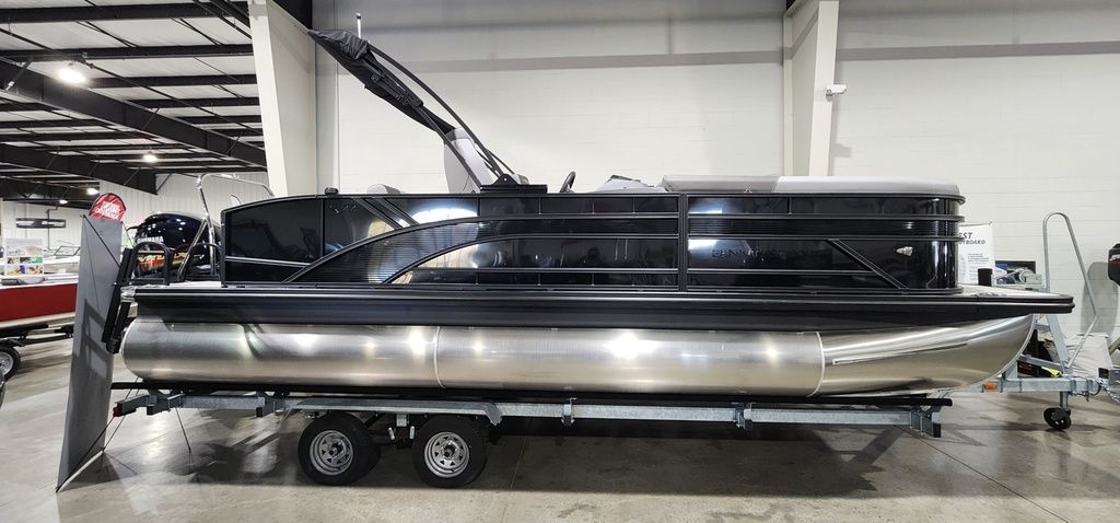 2025 Bennington S Swingback 22 SSB - Sold Boat
