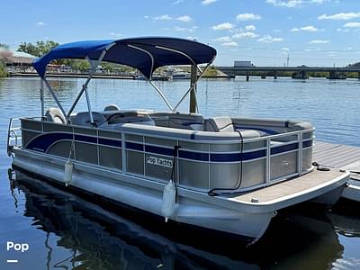 BOATZON | Bennington S22 SS Rear Fish