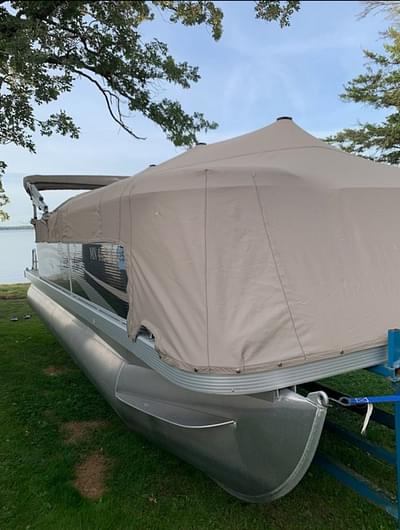 BOATZON | Bennington SL 20 50HP SCISSOR TRAILER 2012