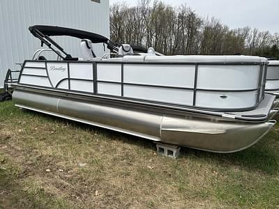 BOATZON | Bentley Legacy Swingback 223 2024 BOATZON | Bentley Legacy Swingback 223 2024