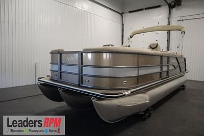 BOATZON | Bentley Pontoons 223 QSB TriToon 2025